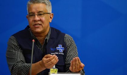 Com o cargo na mira do 'Centrão', secretário da Saúde diz que fica no governo