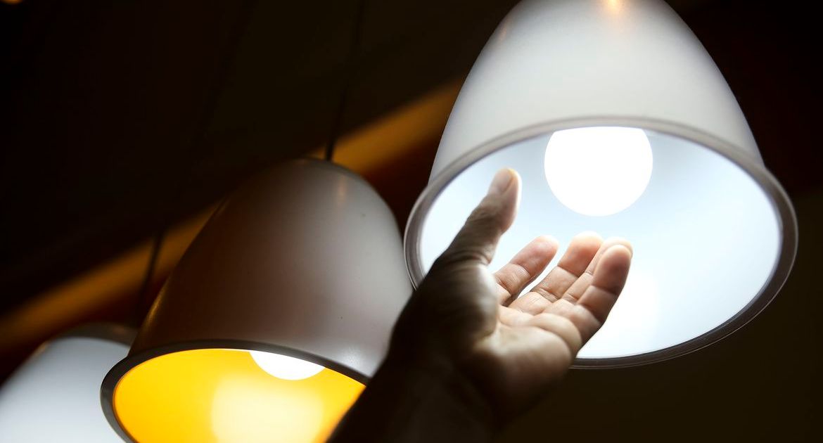 Aneel anuncia bandeira amarela para contas de luz no mês de maio