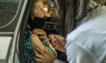 Correspondente Médico: 'vacina de vento' pode causar embolia gasosa