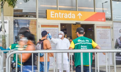 Agência de Fiscalização de Fortaleza monitora entrada de shopping na capital