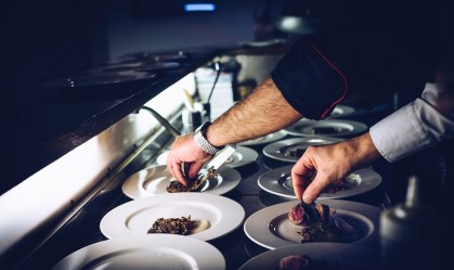 Depois de cupons de consumo, restaurantes recebem ajuda para acessar crédito