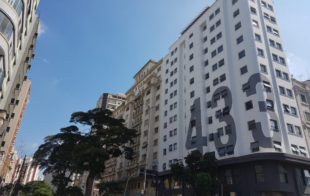 Prédio Uliving 433, na Avenida Duque de Caxias, região central de São Paulo 