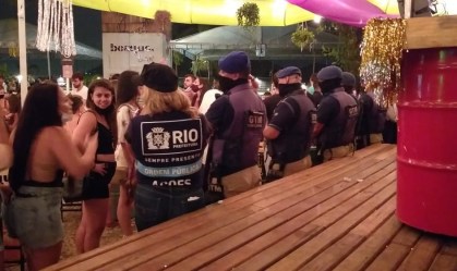 'RJ interditou até banca de jornal contra aglomerações', diz secretário