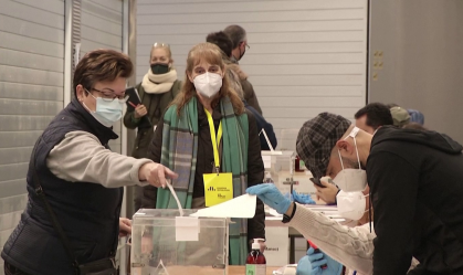 Catalães votam em eleição regional; campanha se concentrou no combate à pandemia