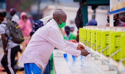 Ruanda começa vacinação contra Covid-19