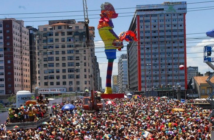 Considerado o maior bloco carnavalesco do mundo, o Galo da Madrugada é marca registrada de Recife / Foto: Antonio Cruz/Agência Brasil