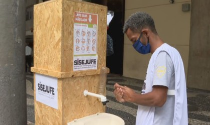 COVID-19: projeto instala pias para pessoas em situação de rua no Rio