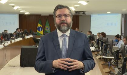 Relação Brasil e EUA continuará em qualquer governo, diz Ernesto Araújo