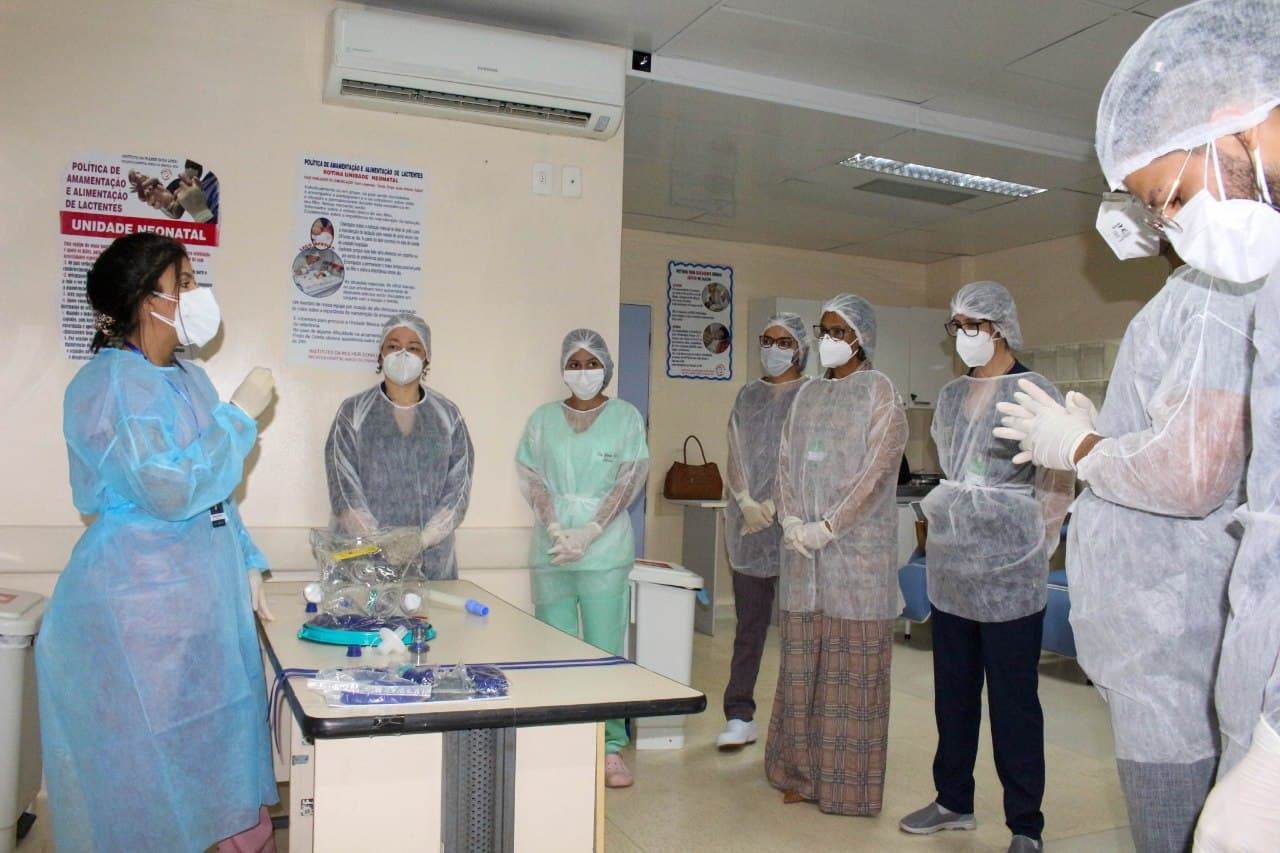 Profissionais de saúde do Amazonas são treinados para usar o Elmo