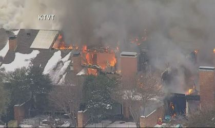 Incêndio atinge casas no Texas (16.fev.2021)