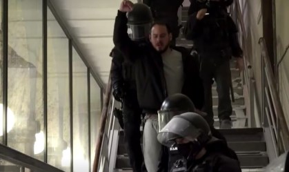 Pablo Hasel sendo na preso na Universidade de Lledia