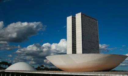 Rede de entidades cobra participação social em análise de MPs durante pandemia