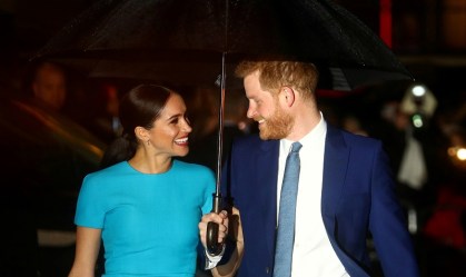 Meghan e Harry não se casaram antes do casamento público, diz arcebispo