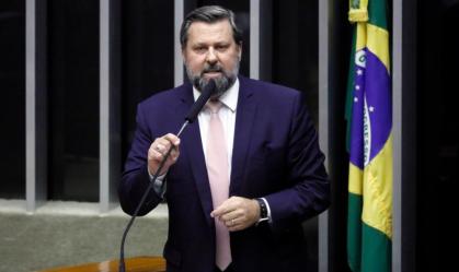 Preterido, Sampaio diz que Lira o convidou para relatoria