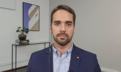 Internações no RS por Covid-19 chegam a nível sem precedentes, diz Eduardo Leite