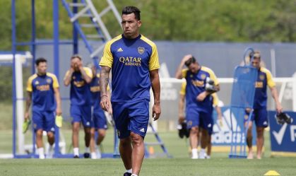 O atacante argentino Carlitos Tévez