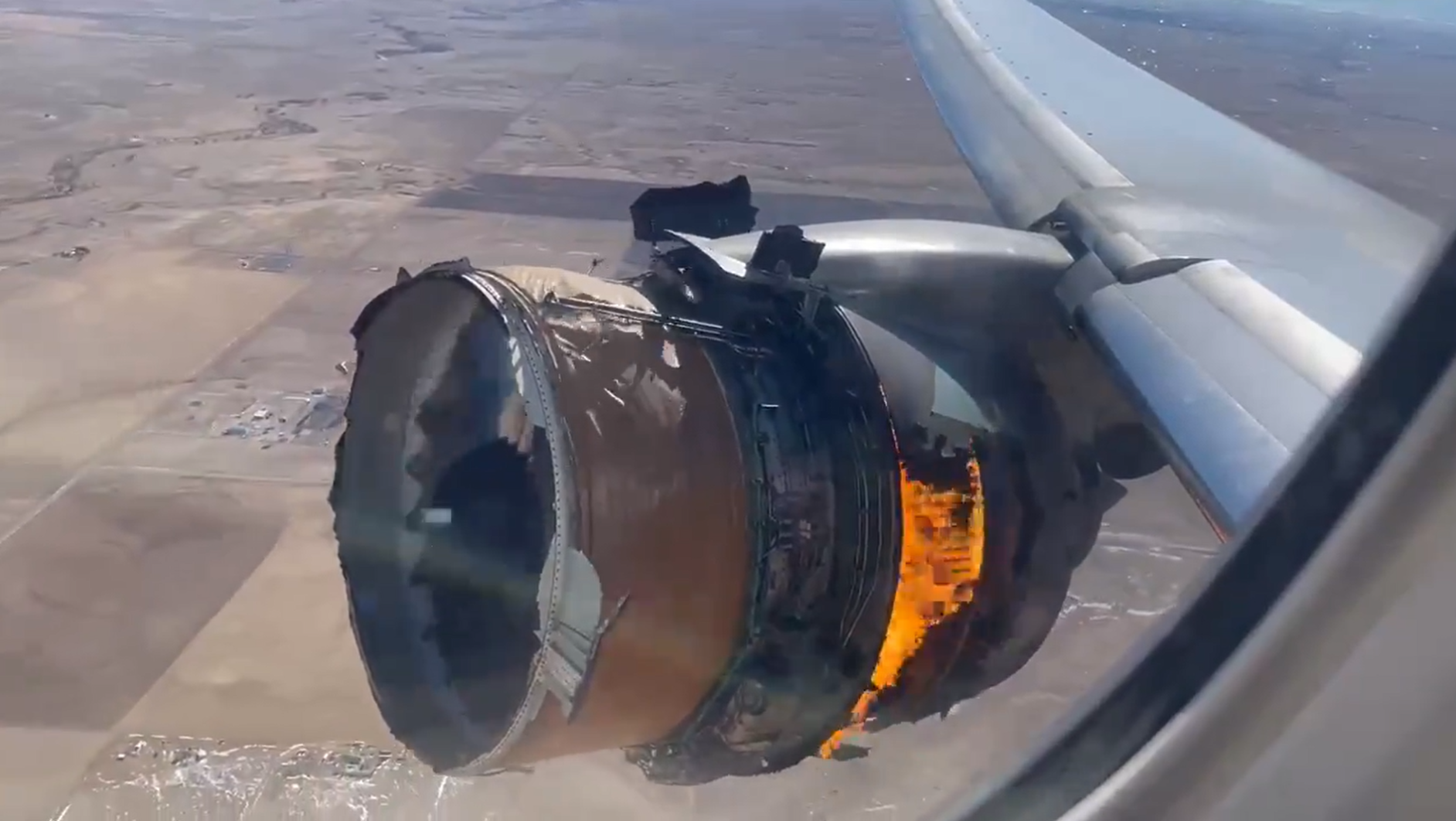 Turbina em chamas: reprodução de vídeo feito por passageiro do voo 328 da United