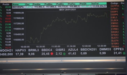 Vista dos painéis da Bolsa de Valores B3 em São Paulo