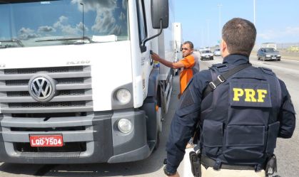 Polícia Rodoviária Federal reforça ações de combate à COVID-19 durante feriado