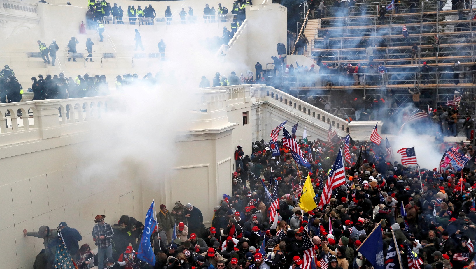 Ataque ao Capitólio em 06 de janeiro de 2021 • Foto: Shannon Stapleton/Reuters