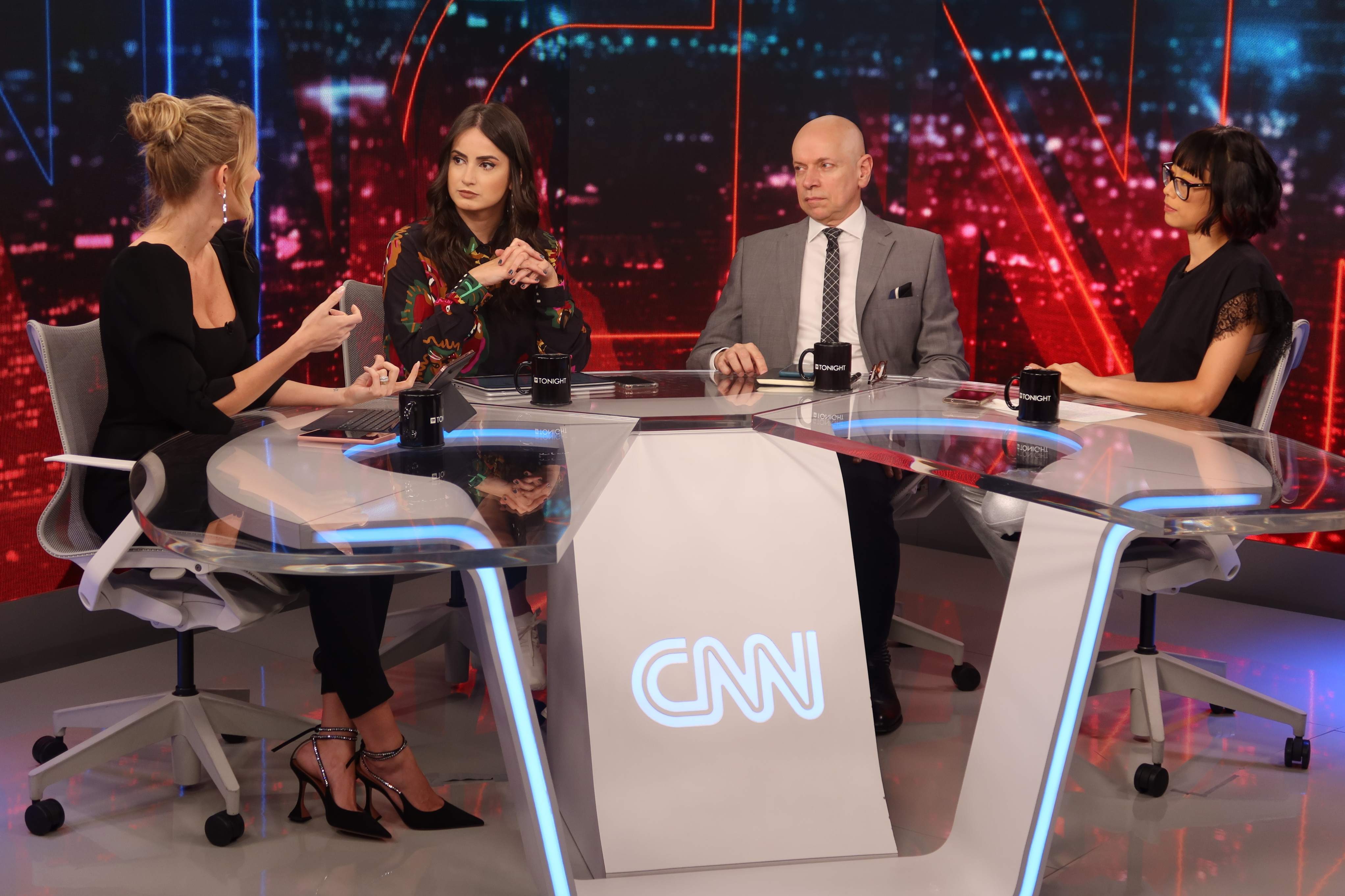 CNN Tonight, apresentado por Mari Palma, Gabriela Prioli e Leandro Karnal