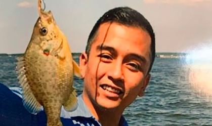 EUA: Homem morre após policial se ajoelhar em seu pescoço, diz família