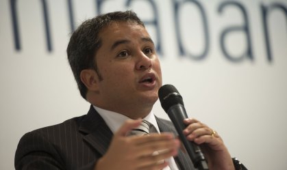 'Brasil perde um grande ministro', diz líder do Democratas sobre Mandetta