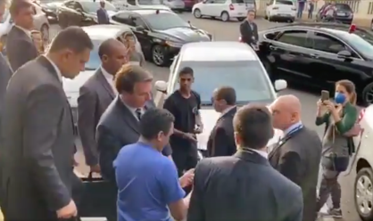 Bolsonaro visita padaria