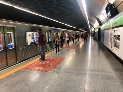 Plataforma de estação da Linha 2-Verde do Metrô de São Paulo