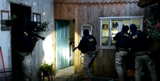 Forças de segurança de seis estados se juntam em megaoperação contra uma facção