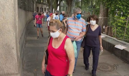 Fernando Gomes: Casos de Covid em idosos acima de 90 anos caem após vacinação