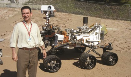 Ivair Gontijo e o rover espacial Curiosity
