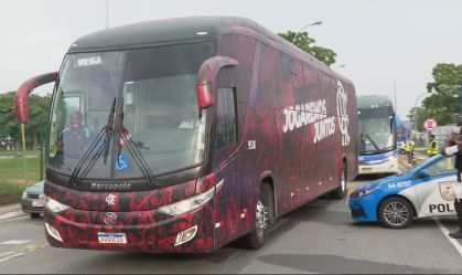 Delegação do Flamengo chega ao Rio de Janeiro após título do Brasileirão
