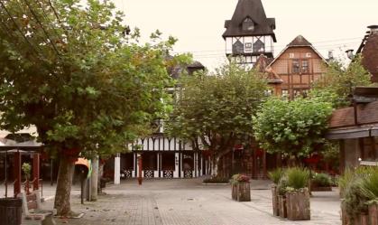 Campos do Jordão (SP) tem bares e restaurantes fechados e centro deserto