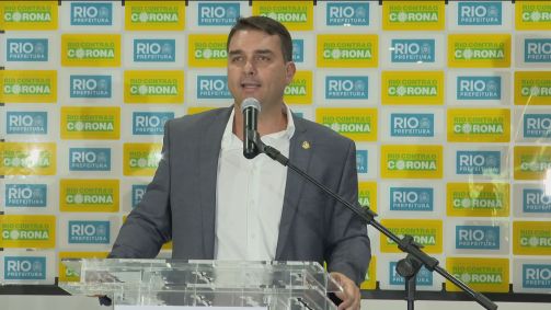 Flavio Bolsonaro (Republicanos-RJ), durante coletiva de imprensa no Rio de Janei