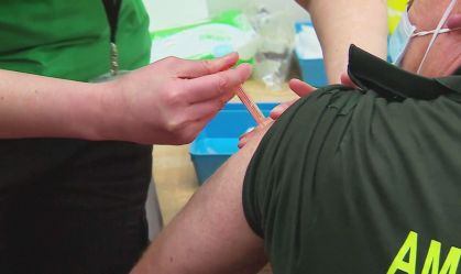 Cerca de 20 milhões de pessoas já foram vacinadas no Reino Unido 