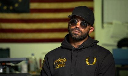 Líder de grupo que invadiu o congresso americano era informante do FBI