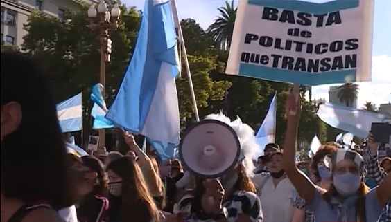 Argentinos protestam contra esquema de fura-fila da vacinação
