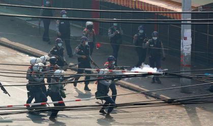Nobel da Paz volta a ser vista e recebe nova acusação em protestos em Mianmar