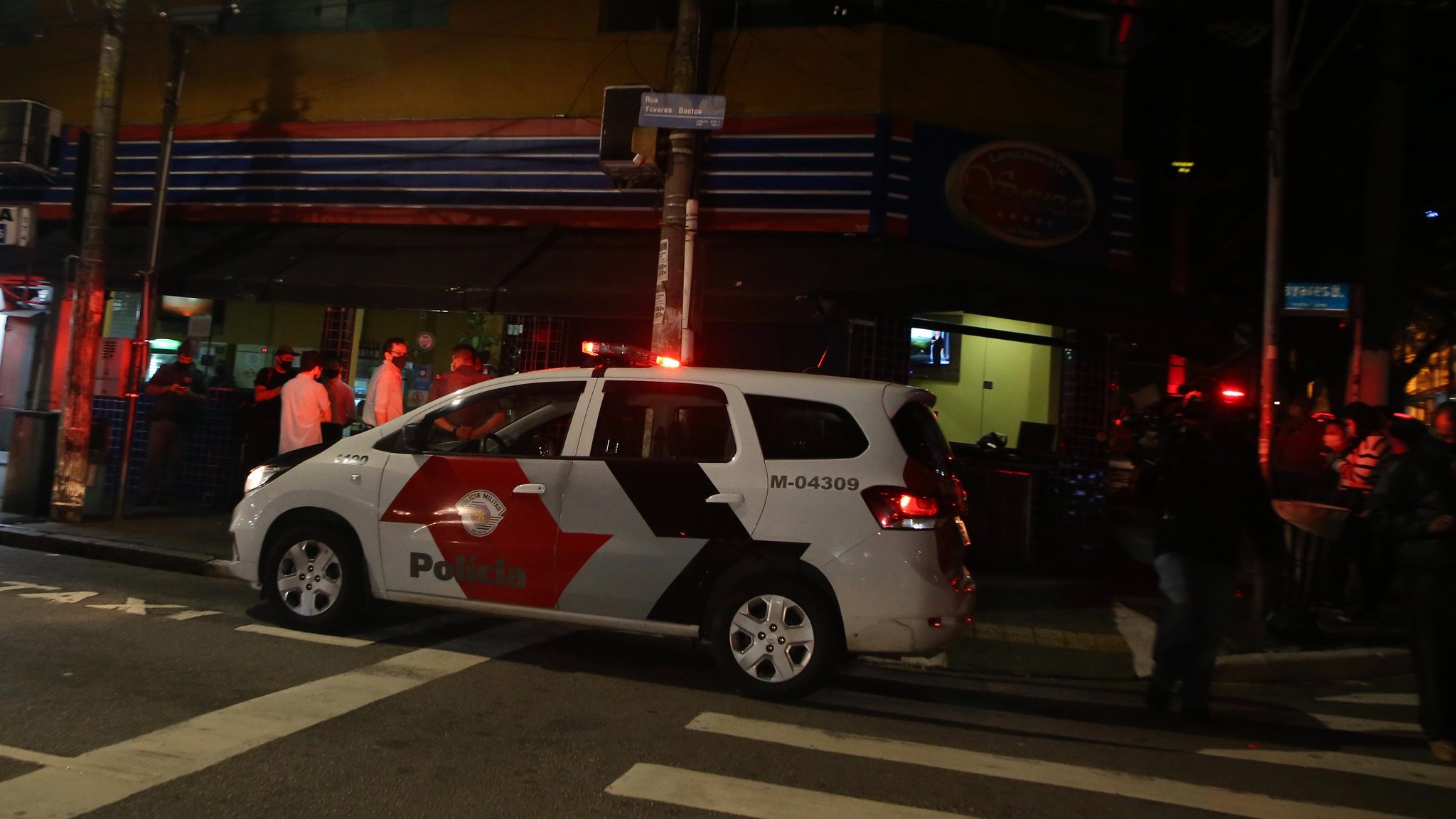 Operação autuou estabelecimentos neste final de semana