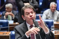 Cid diz que aceitou Senado após apelo de Lula por chapa no CE