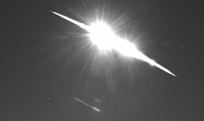 Meteoro ‘bola de fogo’ cruza os céus do Reino Unido 