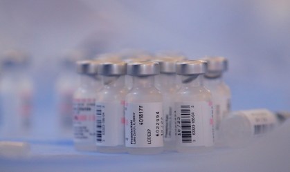 Alasca se torna o primeiro estado americano a vacinar todos acima de 16 anos