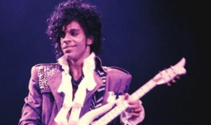 De guitarra a fita de secretária eletrônica: itens de Prince são leiloados