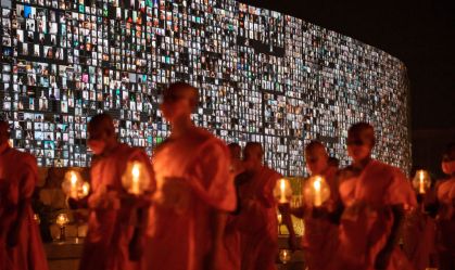 'Templo do Zoom': 200 mil budistas comemoram dia sagrado em encontro virtual