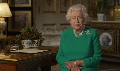 O coronavírus não vai vencer, diz rainha Elizabeth em discurso de Páscoa