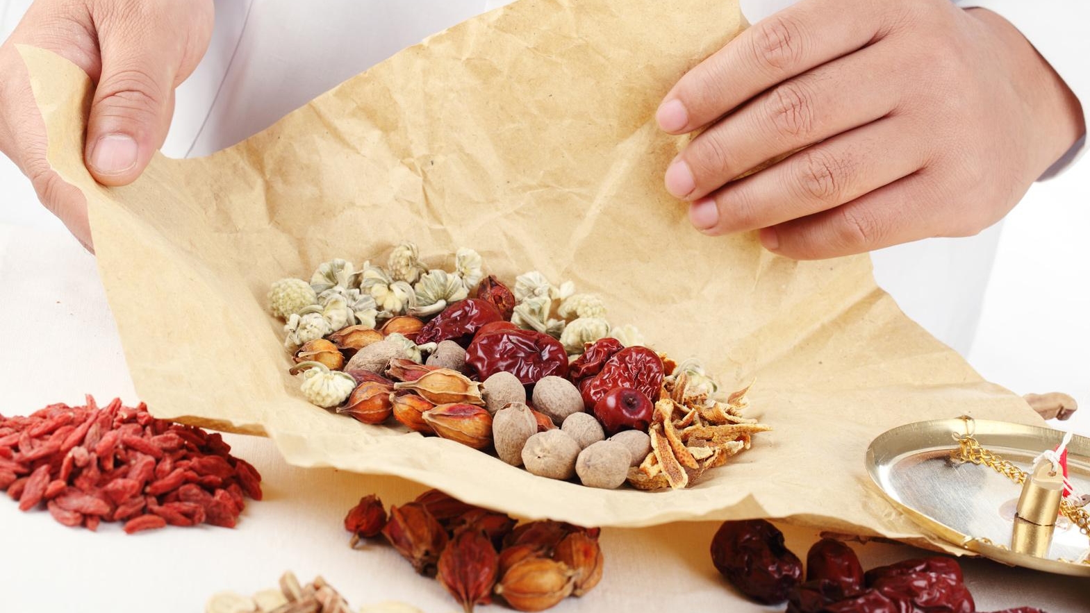 China aprovou 3 produtos da medicina tradicional para ajudar a tratar Covid-19