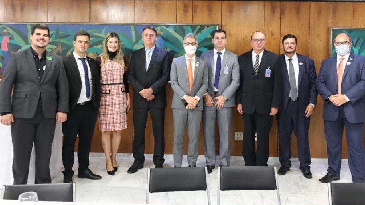 Presidente e políticos almoçaram na última terça-feira (2)