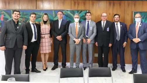Presidente e políticos almoçaram na última terça-feira (2)