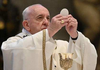 O Papa Francisco celebra a missa de Páscoa sem a presença de fiéis (12/04/2020)